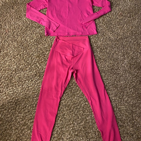 Pink workout set - Picture 1 of 3